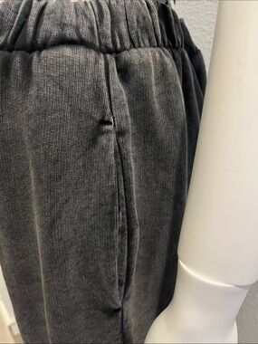 Charcoal Grey Wide-Leg JOHNNY WAS Sweatpants with Embellished Hem med gorgeous